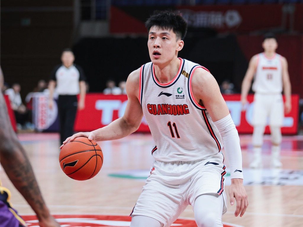 胡明轩的这个赛季不仅在战术和身体上充满挑